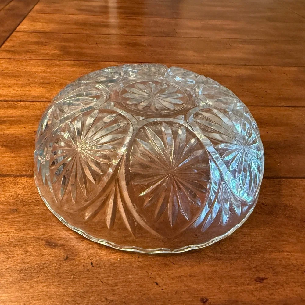 Vintage Clear Pressed Glass Starburst Scalloped Serving Bowl 8 Inch Round